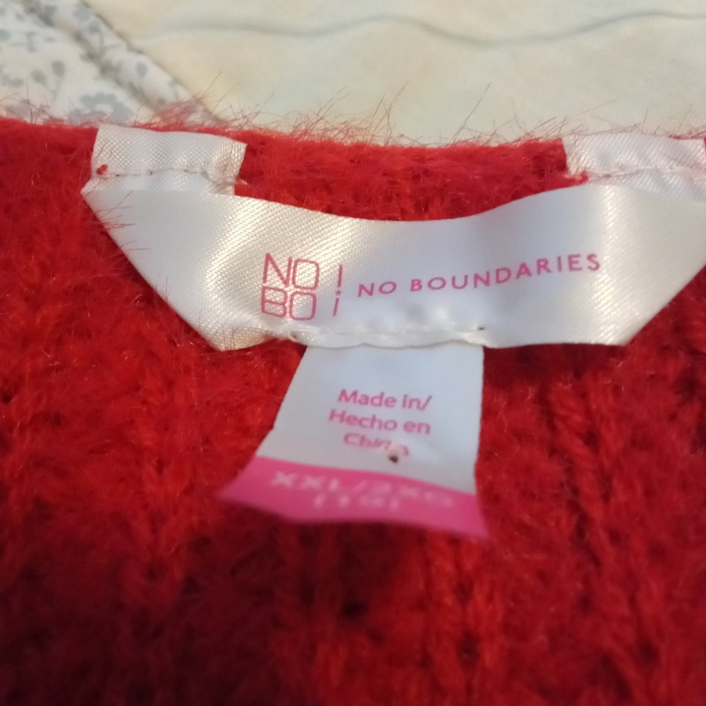 Red sweater - Picture 3 of 3